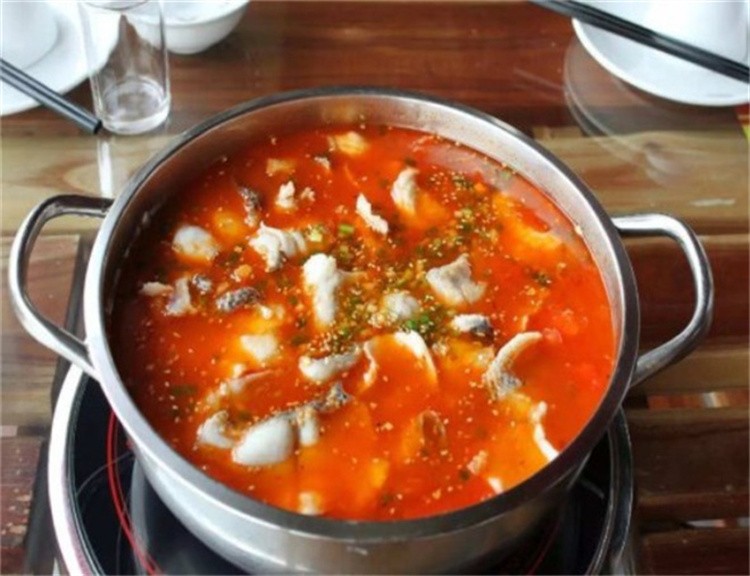 非池中酸菜番茄鱼米饭
